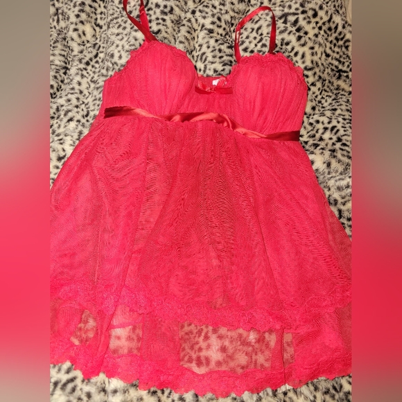 Jezebel Lingerie set - Picture 2 of 5